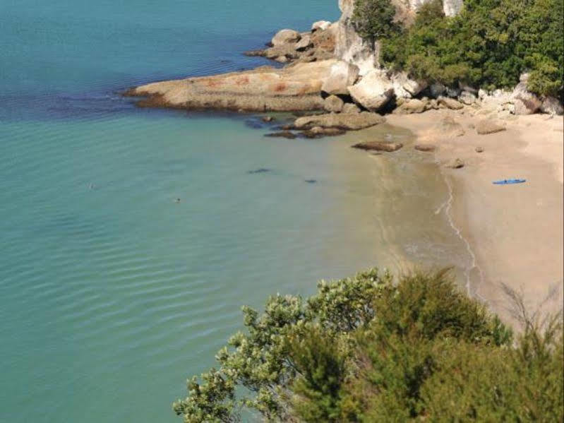 970 Lonely Bay Lodge Cooks Beach المظهر الخارجي الصورة
